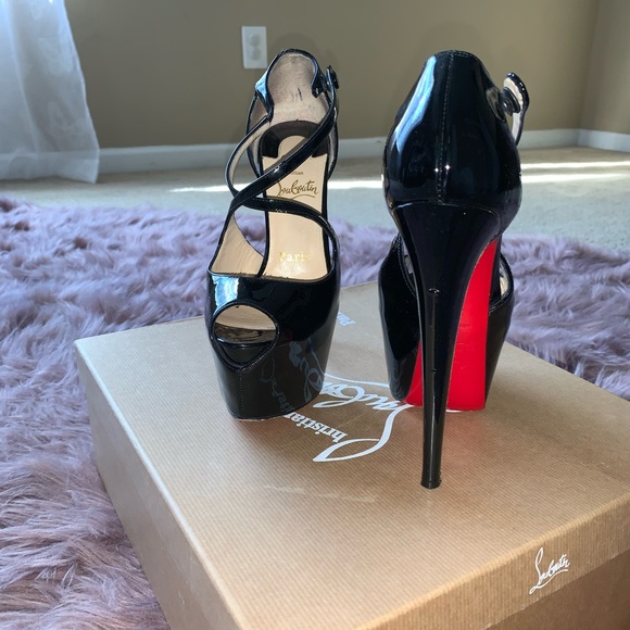 Shoes - Picture 2 of 3